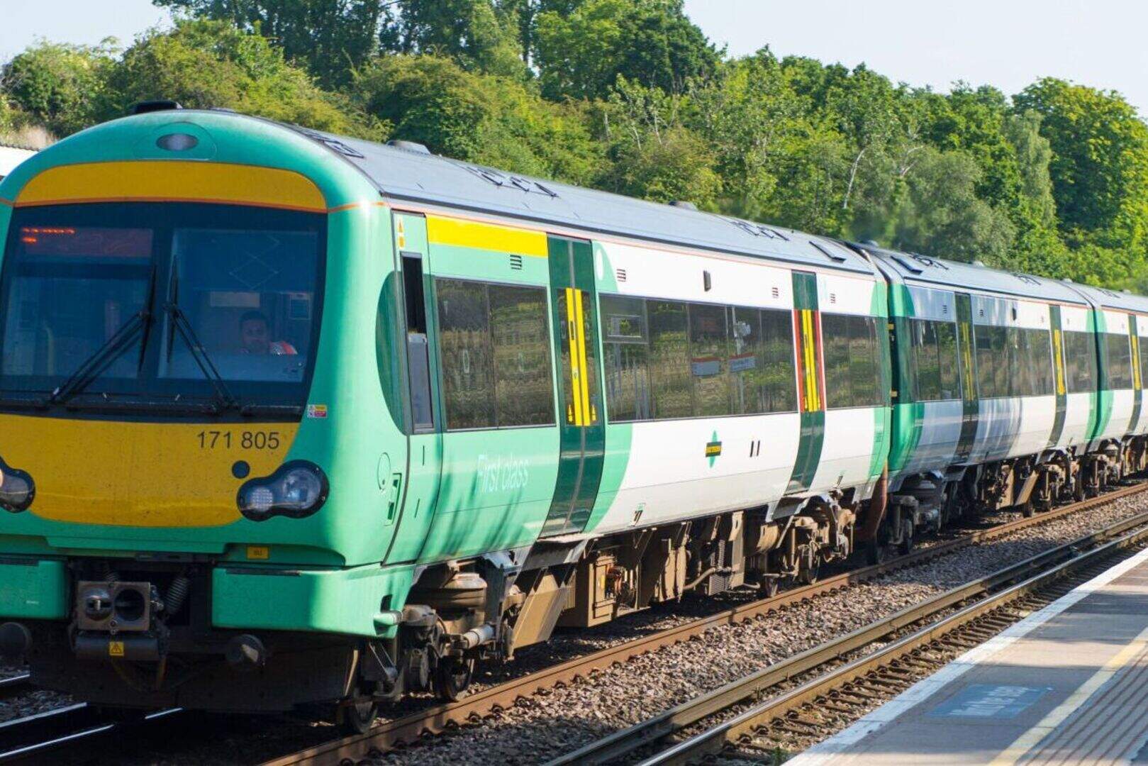 train-passengers-face-delays-on-new-southern-timetable-aimed-at-better